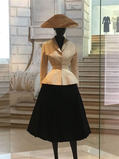 new look dior patterns|christian Dior 1947 fashion style.